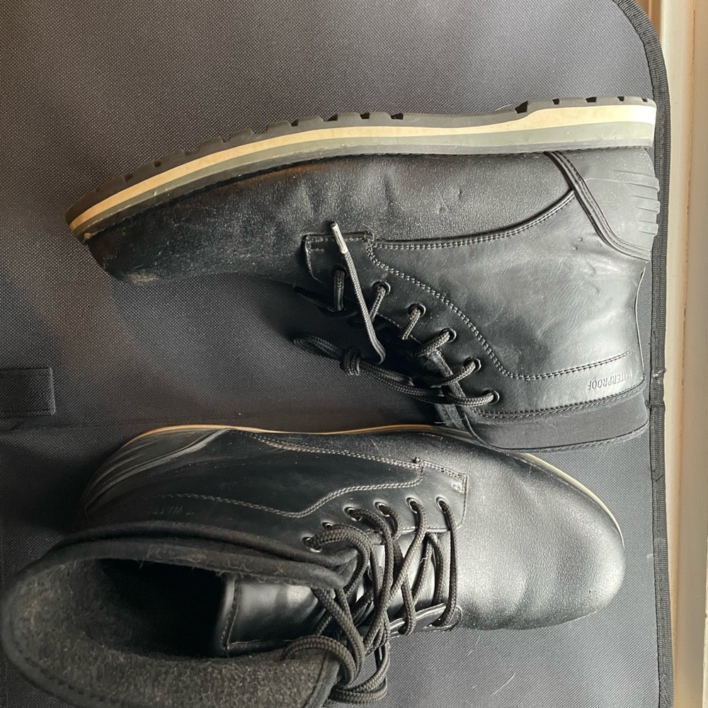 Aldo Black Boots Sleek Leather Lace-Up Design